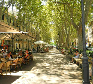 Der Es BORN  mit den Faulenzerbänken