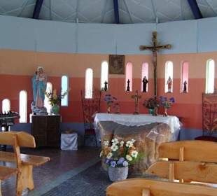 Interno della chiesetta