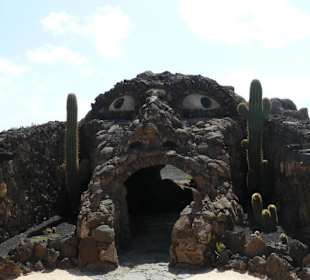 Ein Gesicht das Höhle