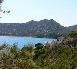 Häuser wie Perlen - Bucht von Canyamal