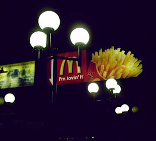McDonalds bei Nacht