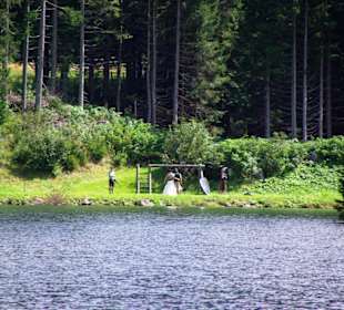 Grünsee mit Hochzeit