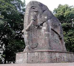 Der Elefant als Antikolonialdenkmal