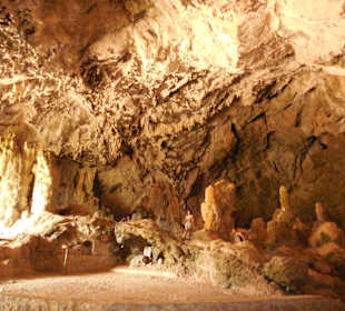 Ausflug zu einer Höhle
