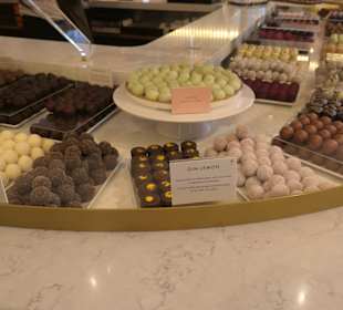 Rausch - Verkaufsraum im Erdgeschoss