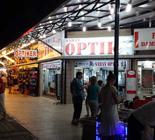 Einkaufsmöglichkeiten um die Ecke