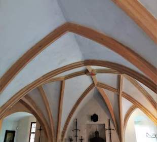 Blick zur Gewölbedecke