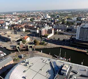 Rundblick über die Stadt von der Sail City