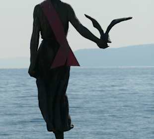Das Mädchen mit der Möwe in Opatija