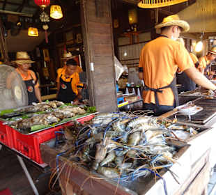 Bummeln über den Ampfawa Floating Markt