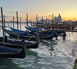 Gondeln / Gondelfahrten in Venedig