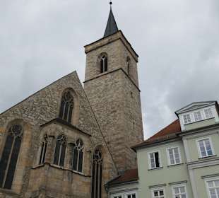 Die Ägidienkirche im Osten der Krämerbrücke