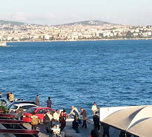 Am Fähranleger Galata/Karaköy