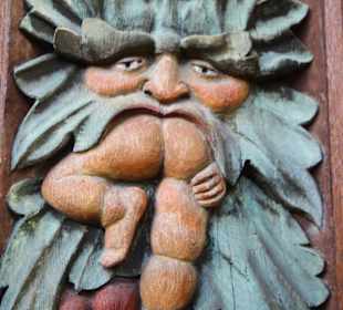 Prächtige Schnitzereien