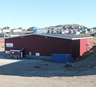 Supermarkt Pilersuisoq [gross] - Seitenansicht