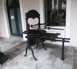 Kleines Museum im Innenhof der Kirche