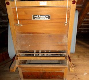 Rundgang durch die Räume der Klostermühle