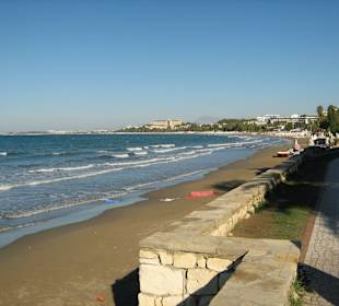 Offener Strand - Um die Ecke