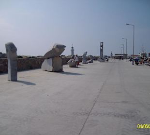 Skulpturen am Hafen
