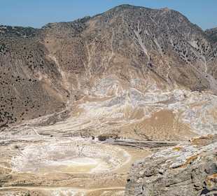 Von Nikia hat man einen tollen Blick auf die Calde