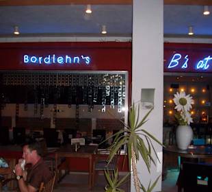 Gute Aussenplätze für einige Gäste vorhanden