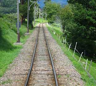 Fortsetzung der Seilbahnfahrt auf Schienen
