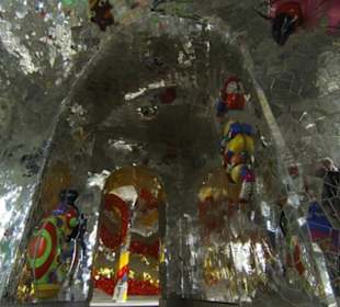 Grotte der Niki de Saint Phalle