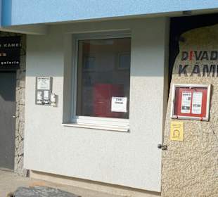 Theater Divadlo Kamen gleich nebenan