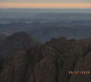 Berglandschaft bei Sonnenaufgang