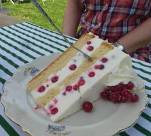 Sonntag: Leckere Torten im Cafe Forst Haus