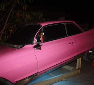 Auto vor Hard Rock Café