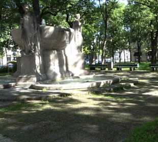 Nornenbrunnen