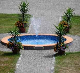 Der zentrale Springbrunnen im Kurpark Bad Berneck