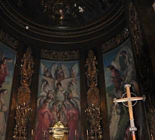 Kapelle ( am hinteren Ausgang )