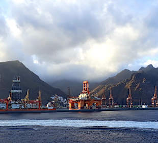 Inselrundfahrt AIDA vom Wasser aus