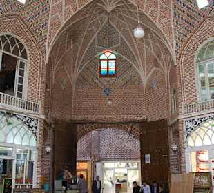 Bazar z perskimi dywanami