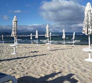 Strand wenige Gehminuten vom Hotel