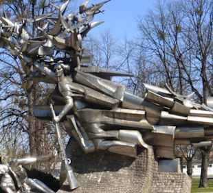 Denkmal vor der Polnischen Post in Danzig