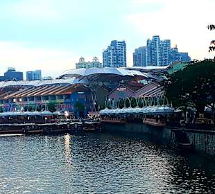 Clarke Quay am Abend