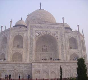 Die Begräbnisstätte aus Marmor