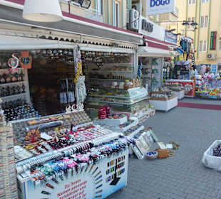 Einkaufsmöglichkeiten vor dem Hotel