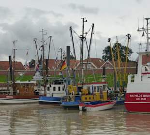 Hafen bei Ebbe