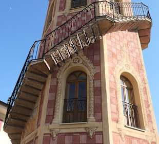 Der achteckige, ca. 18 m hohe Torre Belvedere