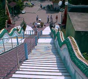 Trepp zum Big Buddha