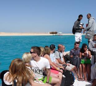 Bootsfahrt Richtung Strand.