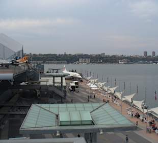 Auf der USS Intrepid