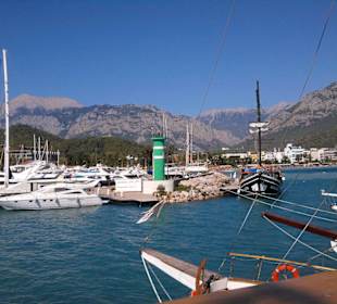 Da ist er wieder, der Hafen von Kemer