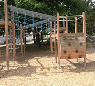 Gemeindehalle Spielplatz Kuppingen 
