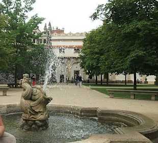 Kašna ve Valdštejnské zahredě