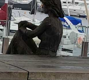 Die Holzdame noch näher.